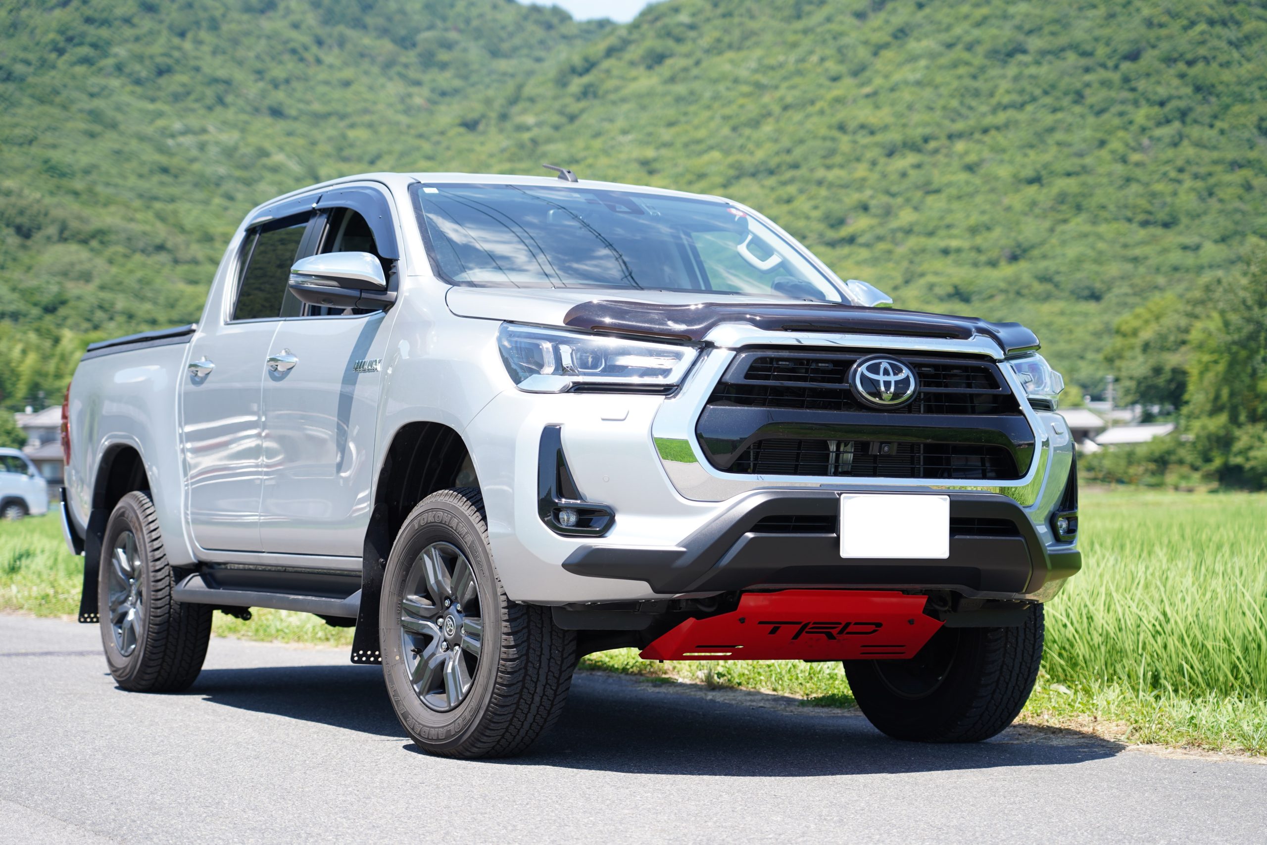 滋賀県】TOYOTA ハイラックス JAOSリフトアップキット取付 カスタム